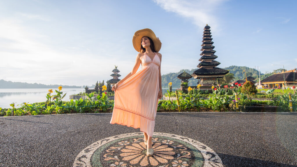 ulun danu beratan tour tanah lot combine