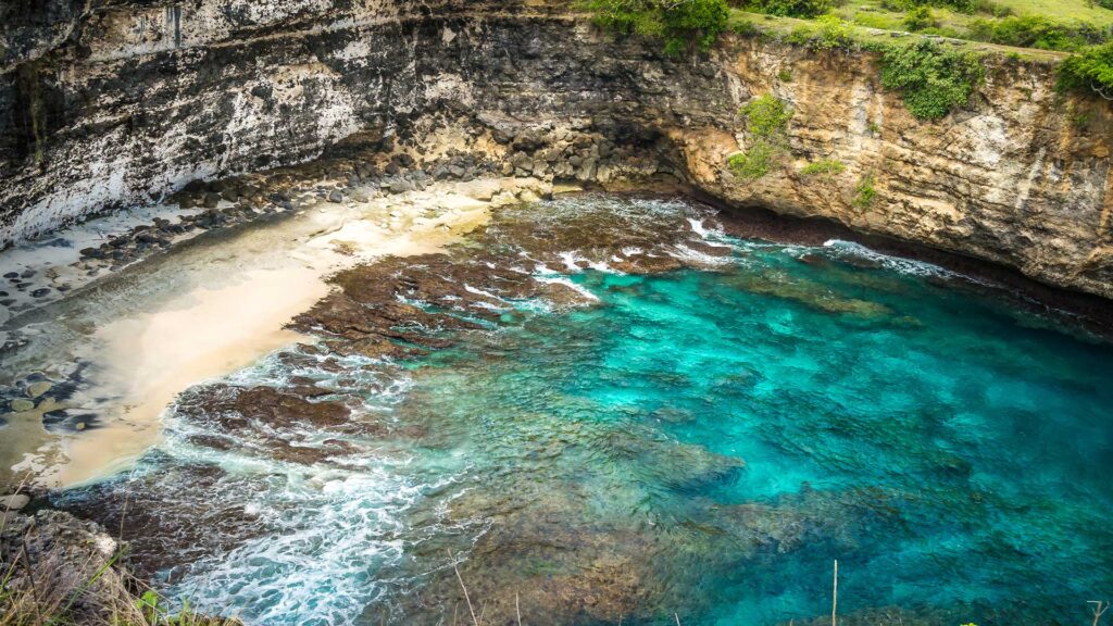 broken beach nusa penida