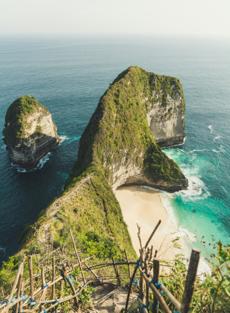 klingking beach nusa