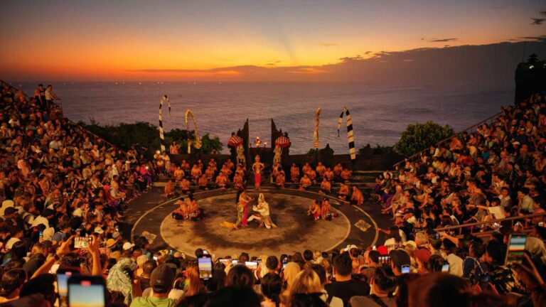 Uluwatu private tour with Kecak dance