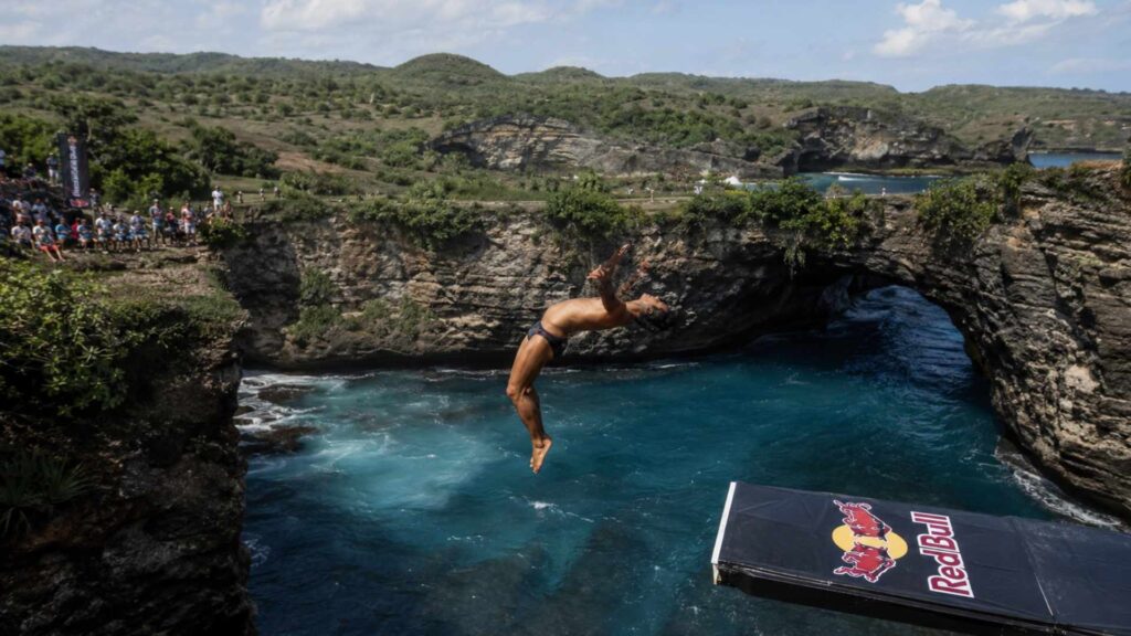 Red Bull Cliff Diving Nusa Penida 2026 : Best Moments & Travel