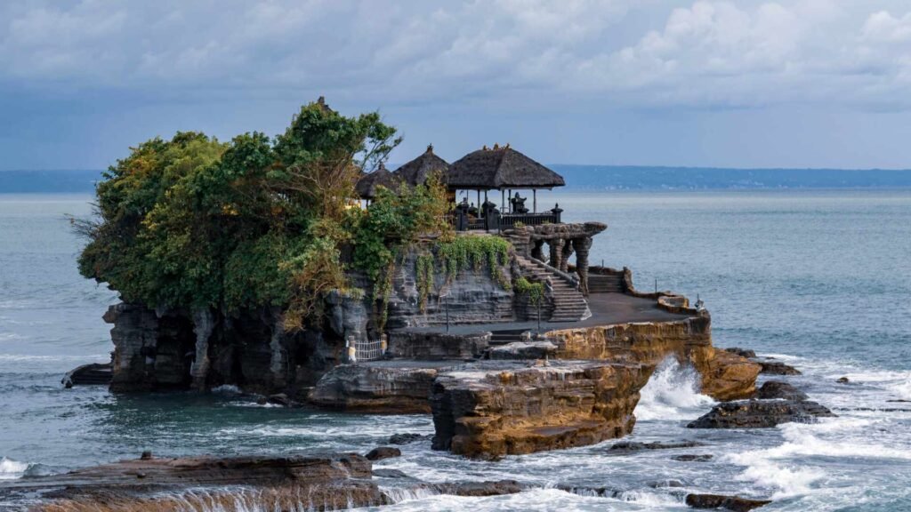 tanah lot bali