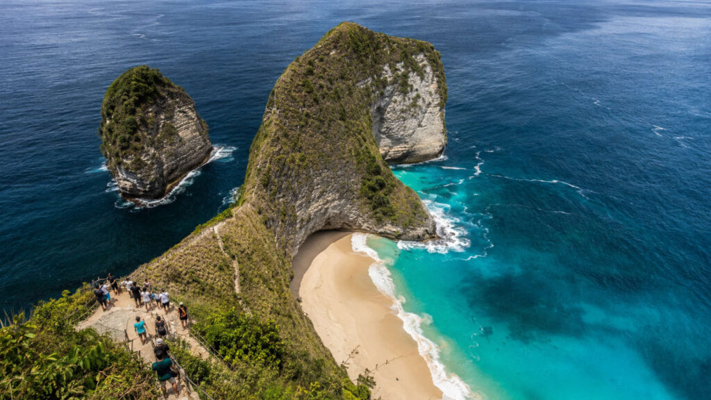 East or West Nusa Penida: Which Side Should You Visit?